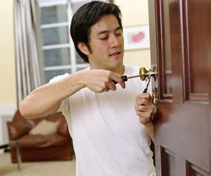 General Locksmith Store Louisville, KY 502-465-6338 - changing-locks